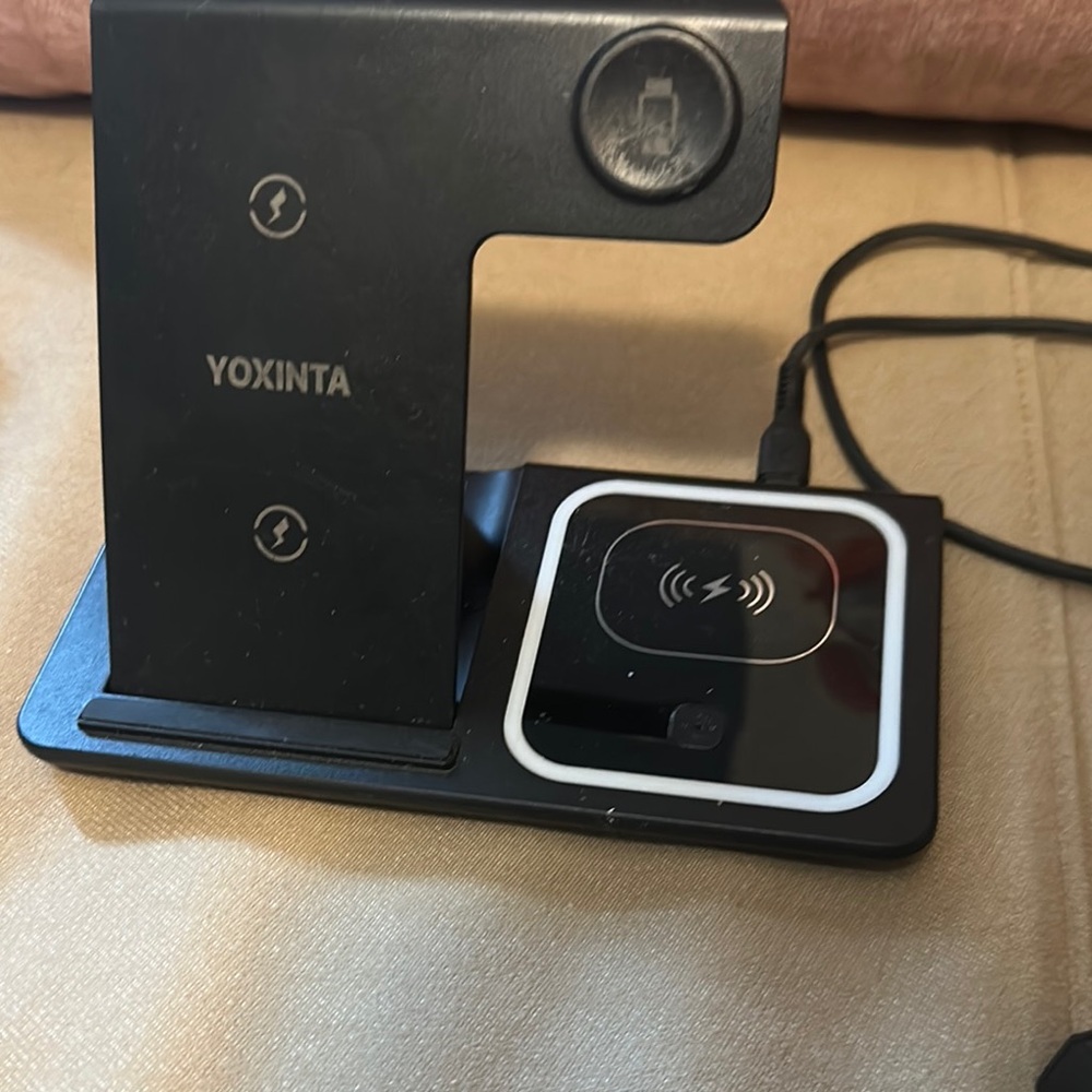 Yoxinta Black Wireless Charging Station